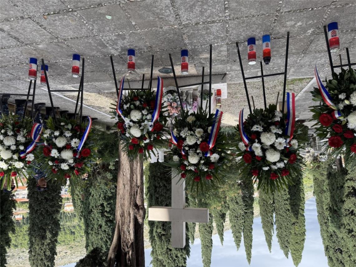Položeni vijenci povodom 34. obljetnice osnivanja Hrvatske ratne mornarice