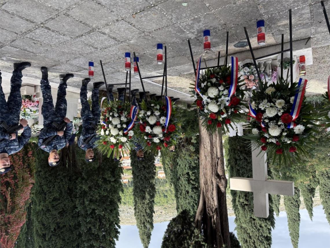Položeni vijenci povodom 34. obljetnice osnivanja Hrvatske ratne mornarice