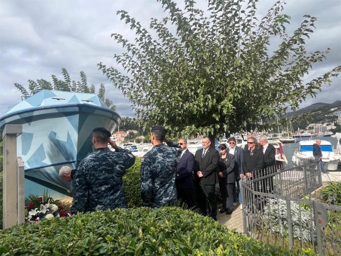 Položeni vijenci povodom 34. obljetnice osnivanja Hrvatske ratne mornarice