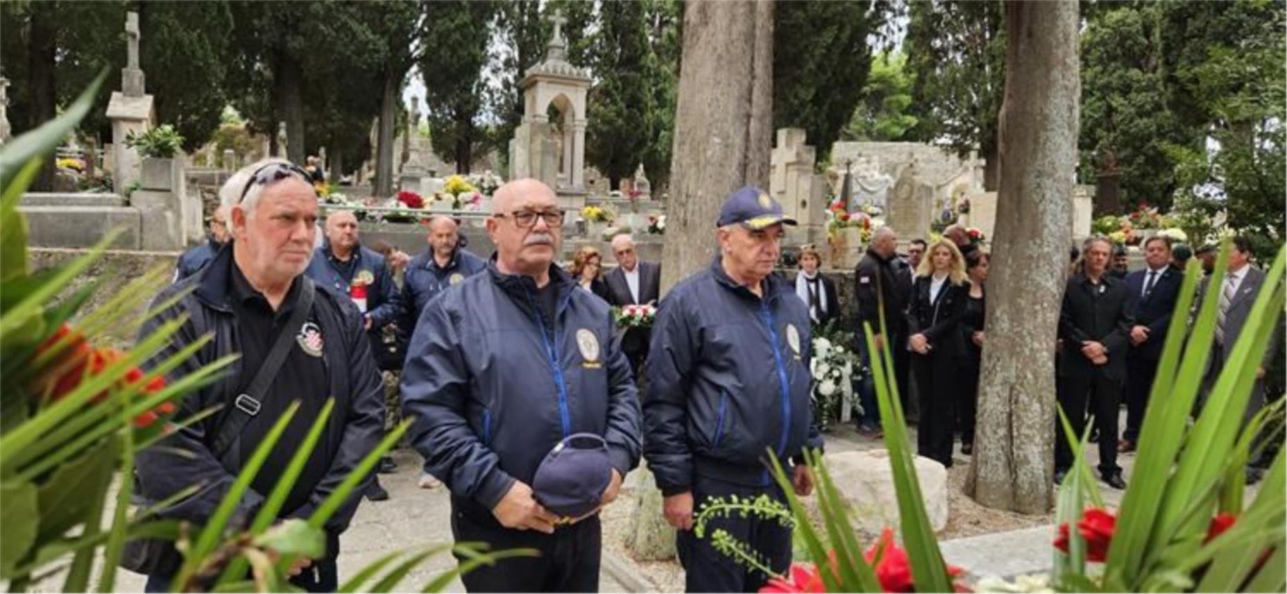 Načelnik Pavličević odaje počast poginulim braniteljima