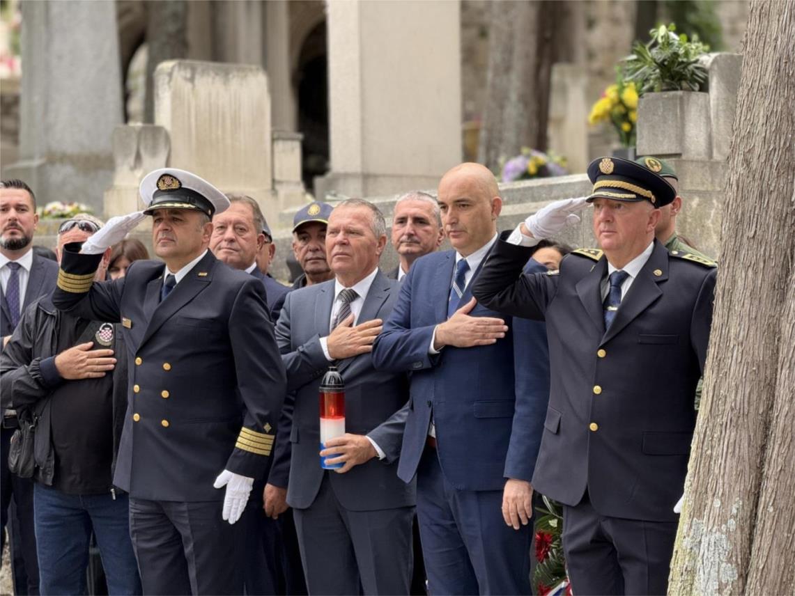 Vijenci položeni uoči blagdana Svih Svetih