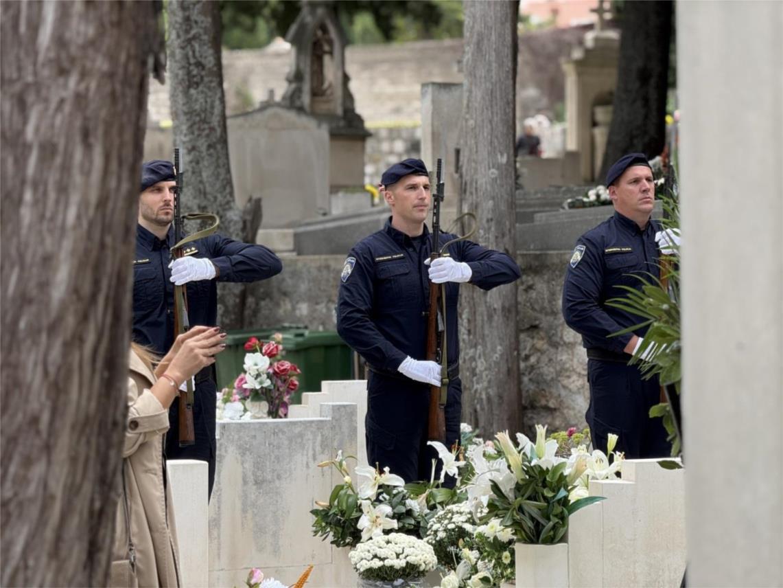 Vijenci položeni uoči blagdana Svih Svetih