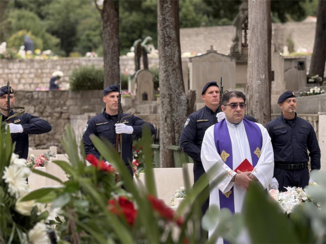 Vijenci položeni uoči blagdana Svih Svetih
