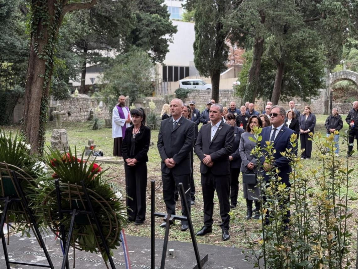 Vijenci položeni uoči blagdana Svih Svetih