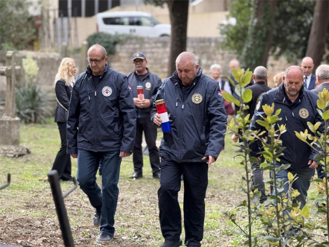 Vijenci položeni uoči blagdana Svih Svetih