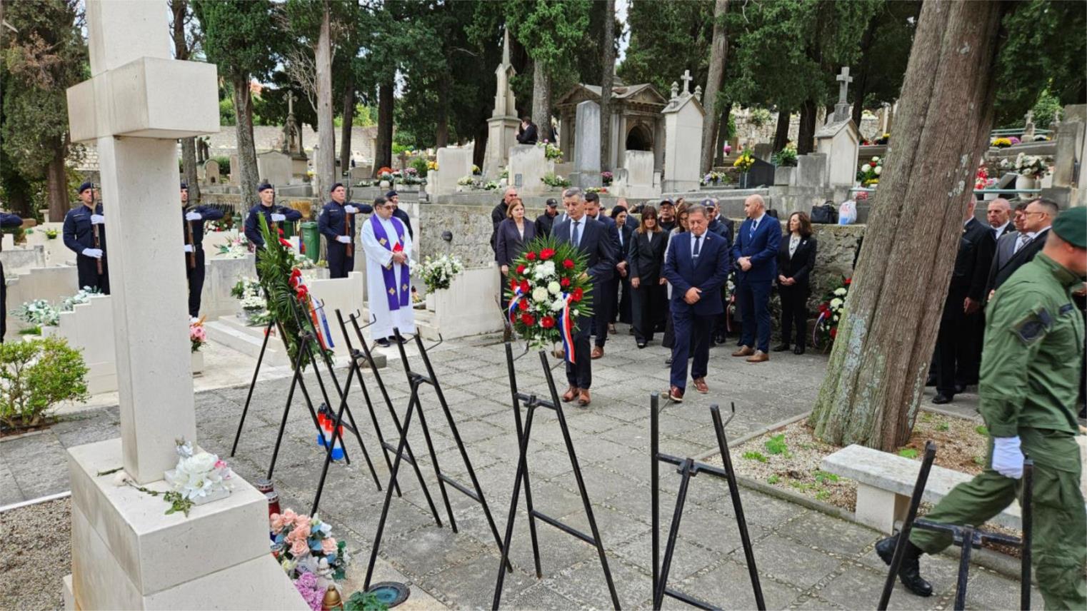 Položeni vijenci za poginule branitelje i civile u Dubrovniku