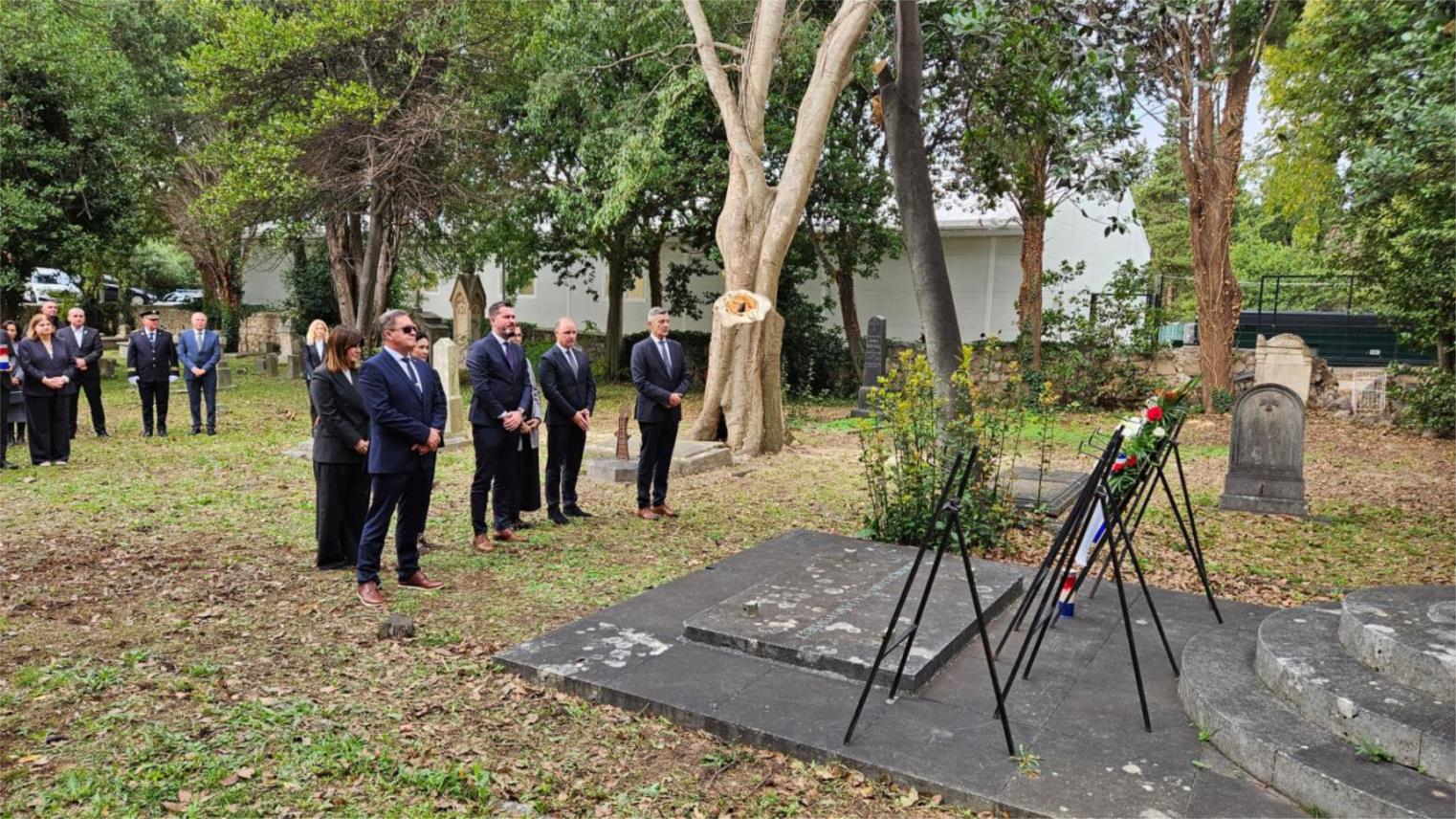 Položeni vijenci za poginule branitelje i civile u Dubrovniku