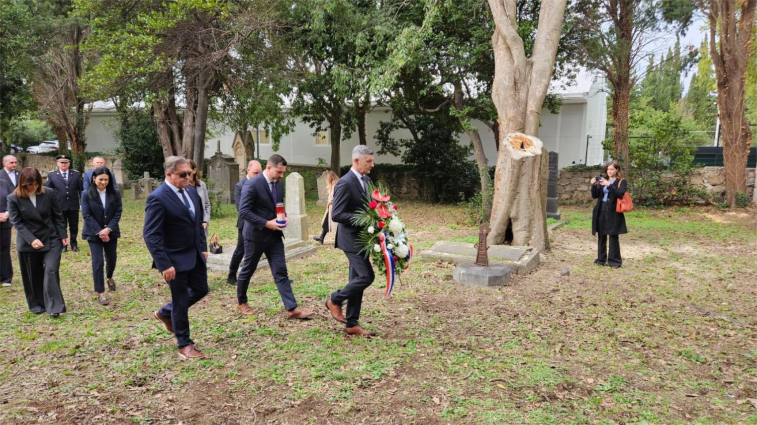 Položeni vijenci za poginule branitelje i civile u Dubrovniku