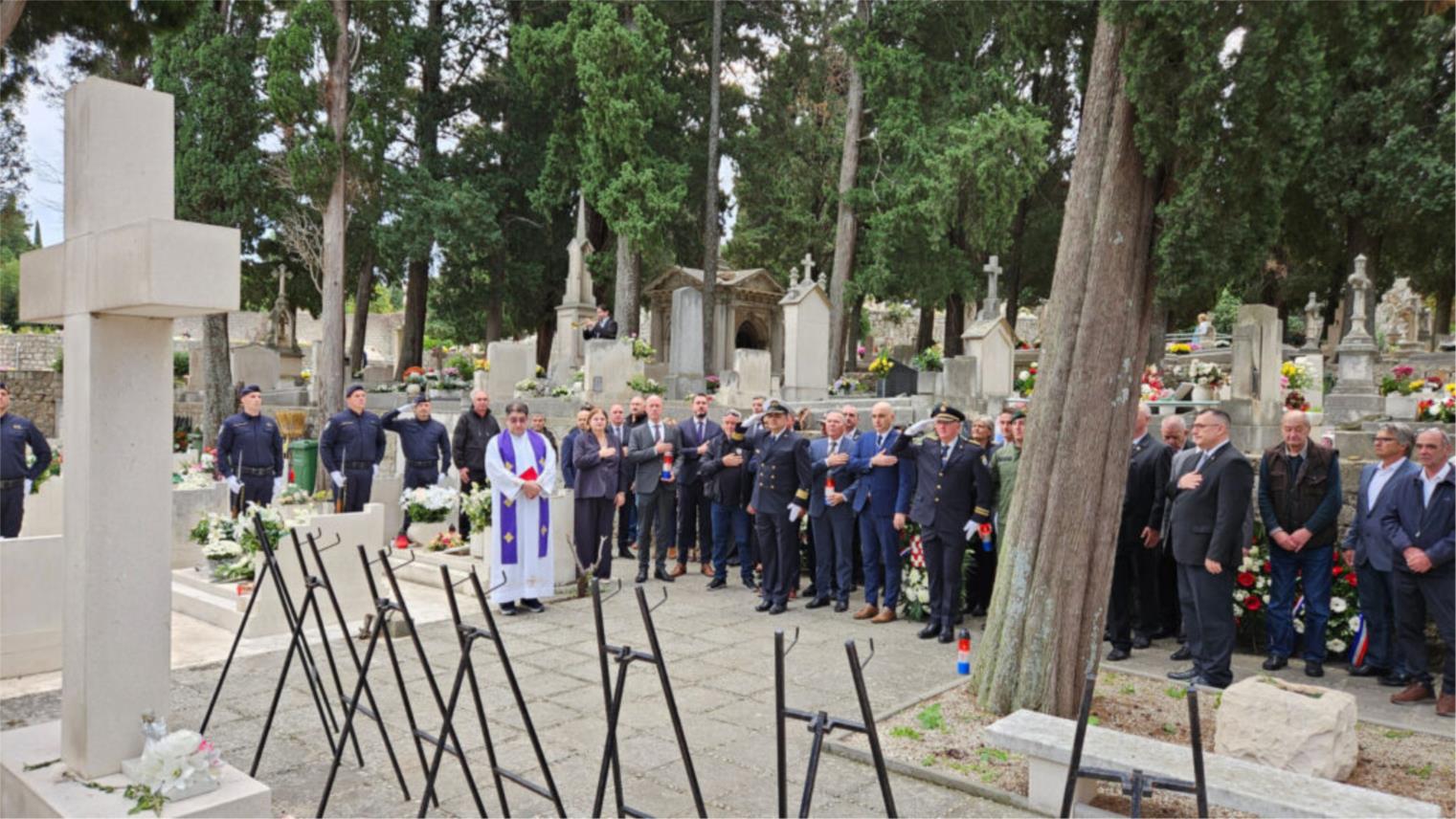 Položeni vijenci za poginule branitelje i civile u Dubrovniku