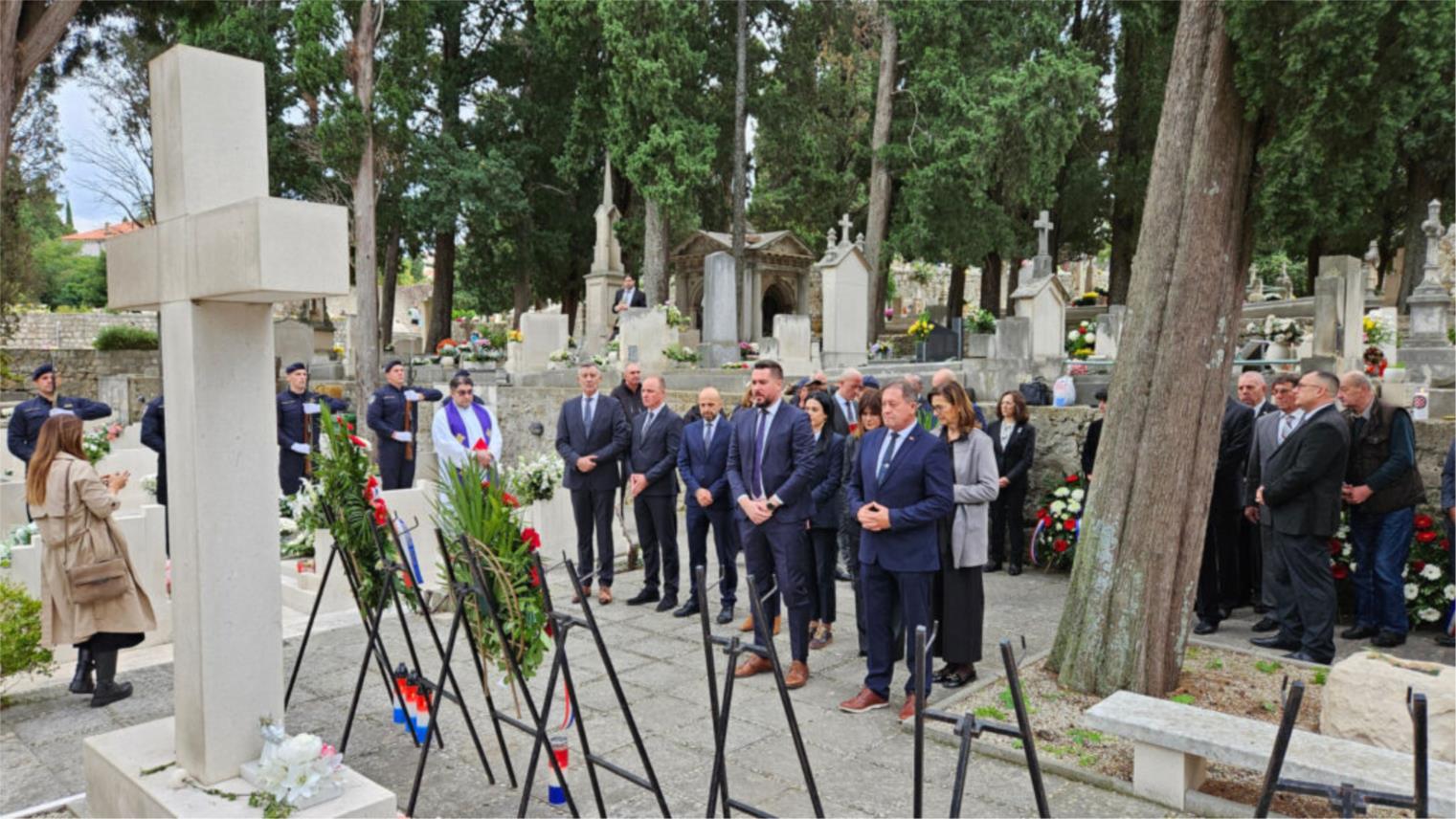 Položeni vijenci za poginule branitelje i civile u Dubrovniku