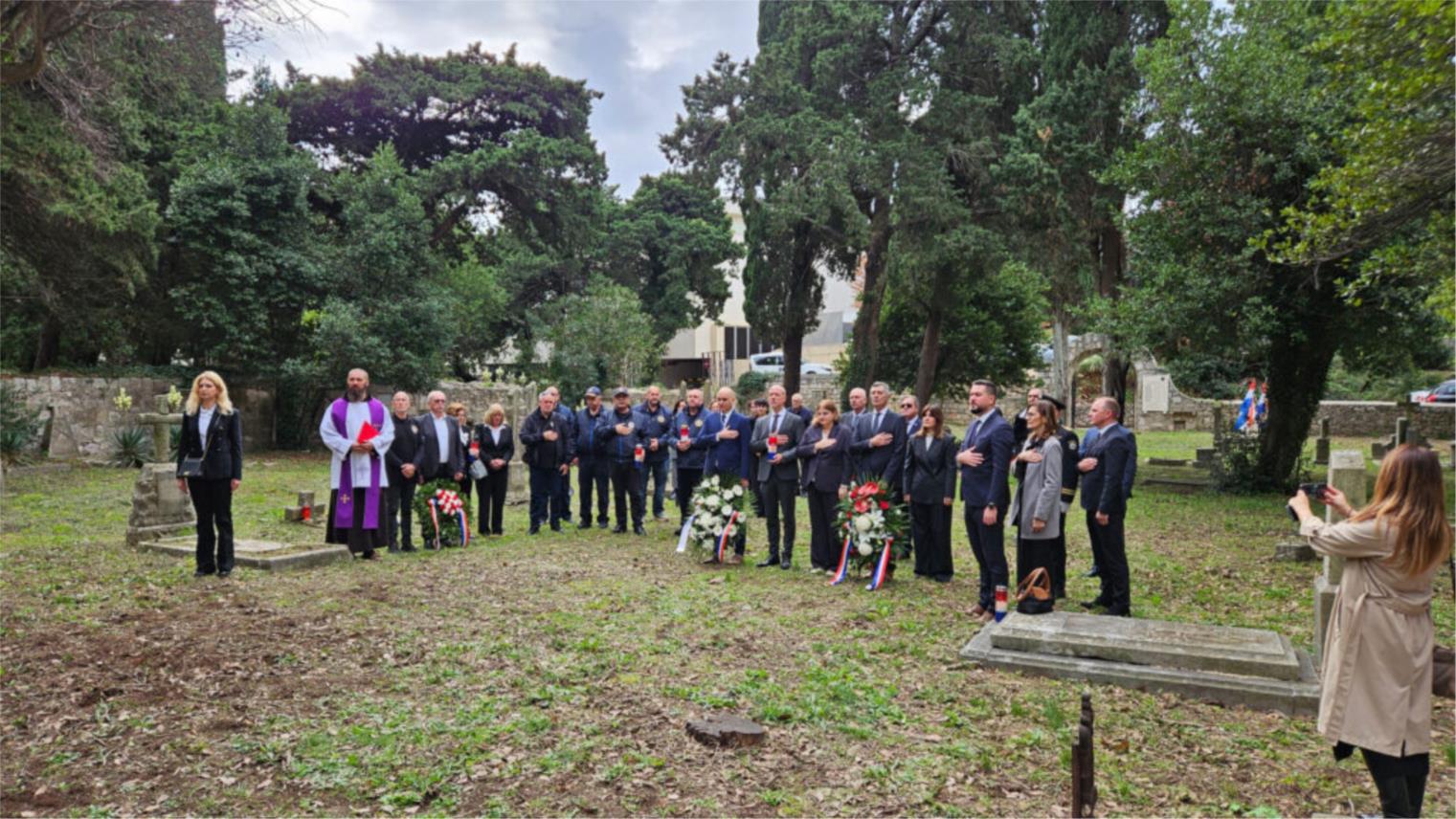 Položeni vijenci za poginule branitelje i civile u Dubrovniku