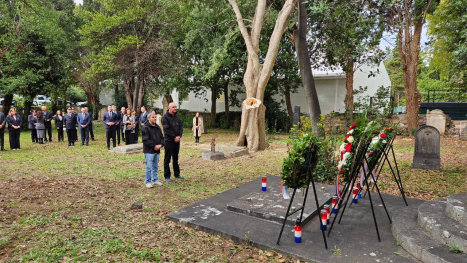 Položeni vijenci za poginule branitelje i civile u Dubrovniku