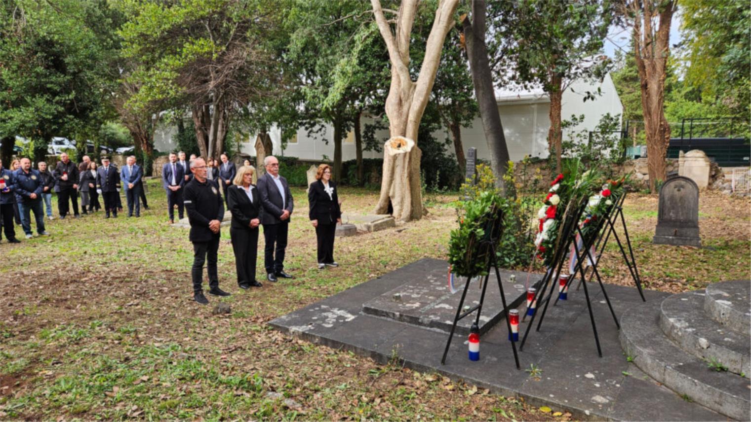 Položeni vijenci za poginule branitelje i civile u Dubrovniku