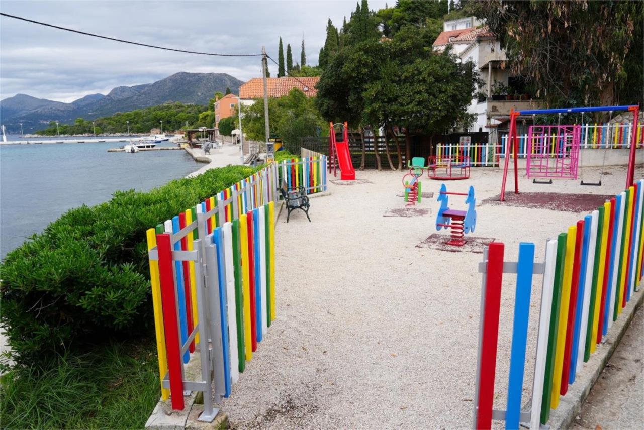 Završeni radovi na obnovi dječjeg igrališta u Donjem Čelu