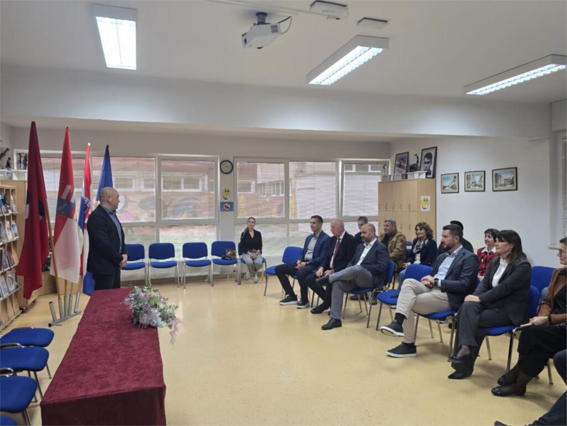 Župan potpisao ugovor za modernizaciju Gimnazije Metković