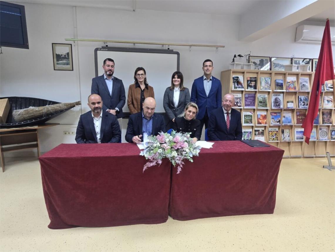 Župan potpisao ugovor za modernizaciju Gimnazije Metković