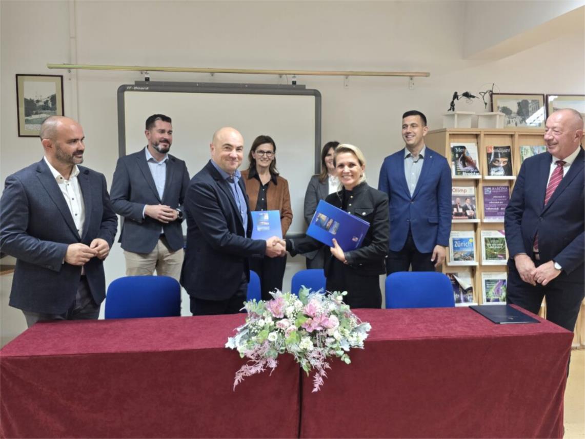 Župan potpisao ugovor za modernizaciju Gimnazije Metković