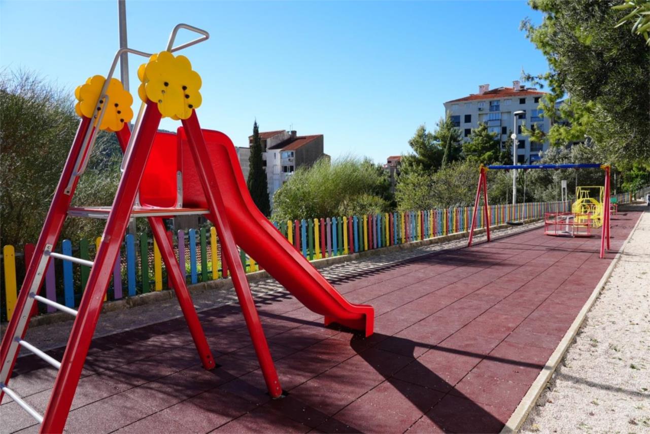 Dječje igralište u Mokošici obnovljeno uz bespovratna sredstva