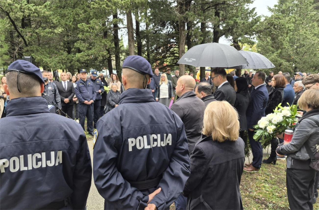 Vijenci položeni za stradale branitelje na Bosanci