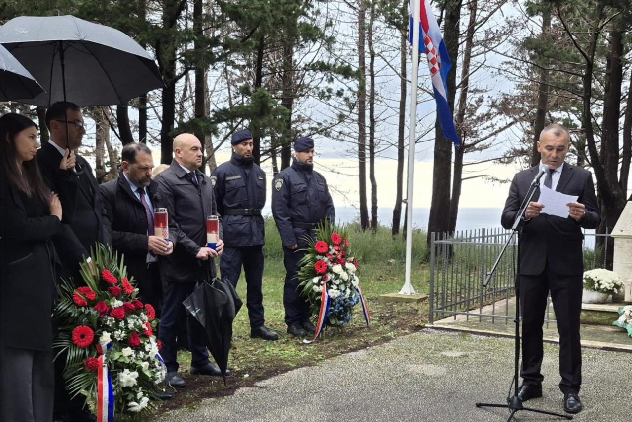 Vijenci položeni za stradale branitelje na Bosanci