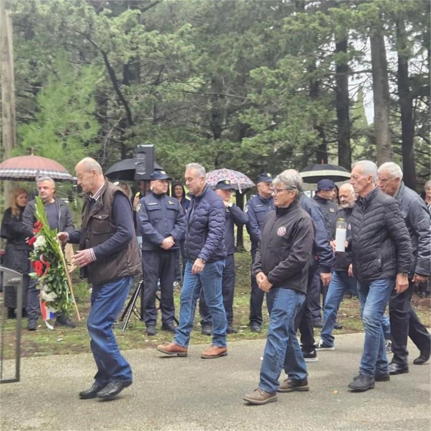 Načelnik Pavličević i suradnici odali počast poginulim braniteljima