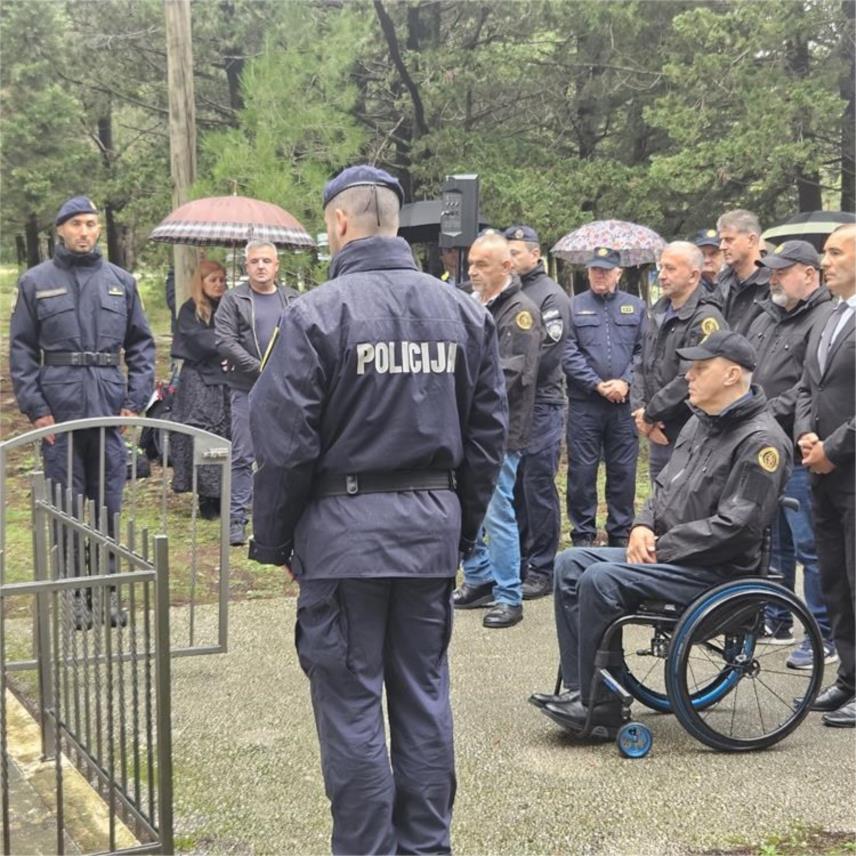 Načelnik Pavličević i suradnici odali počast poginulim braniteljima