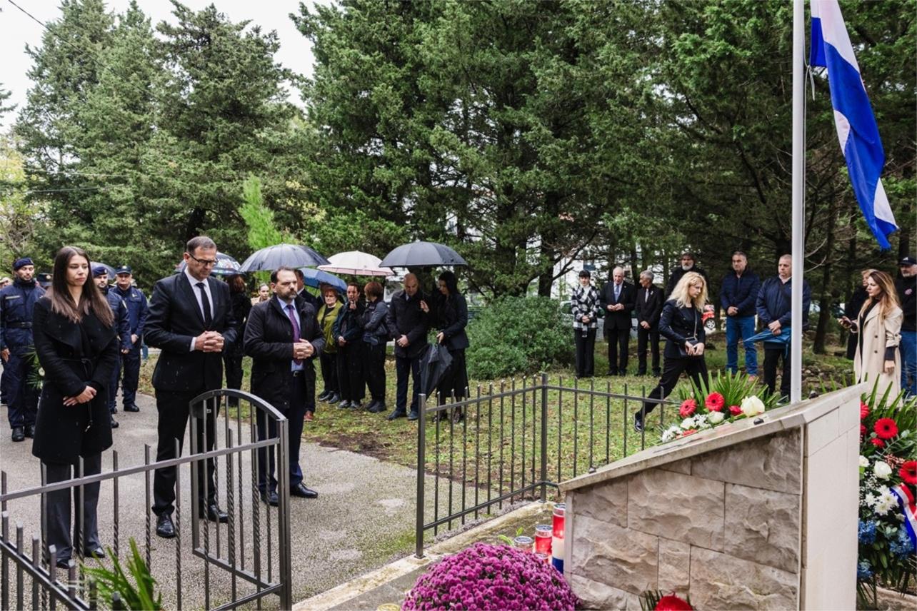 Položeni vijenci za stradale branitelje na Bosanci