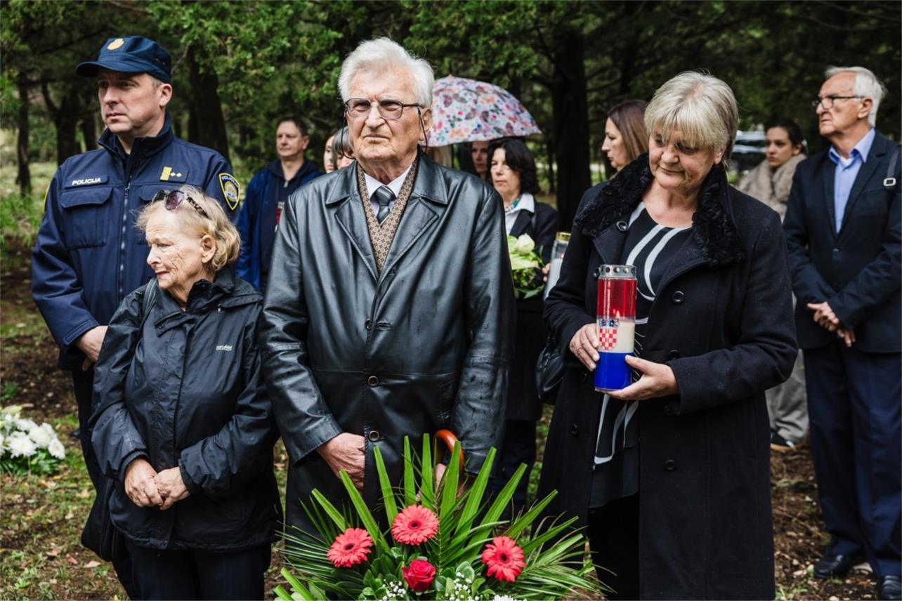 Položeni vijenci za stradale branitelje na Bosanci