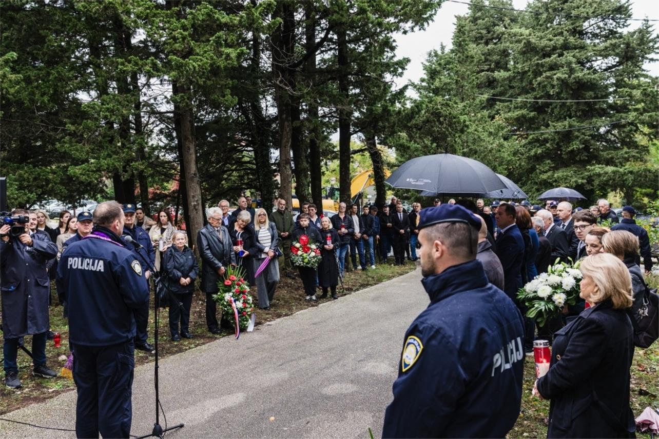 Položeni vijenci za stradale branitelje na Bosanci