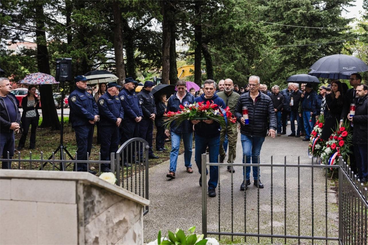 Položeni vijenci za stradale branitelje na Bosanci