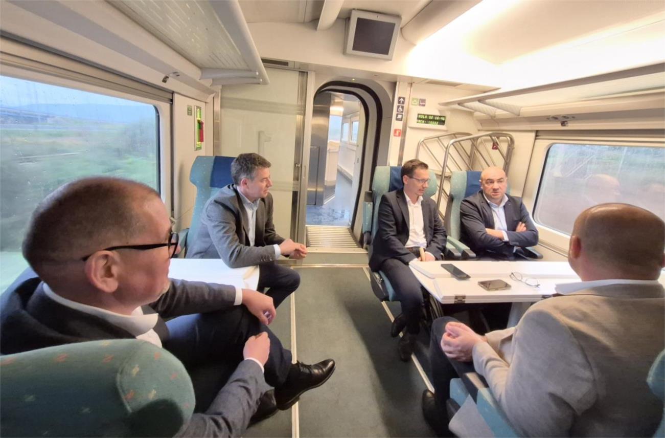 Župan Pezo u vlaku na novoj liniji iz Ploča