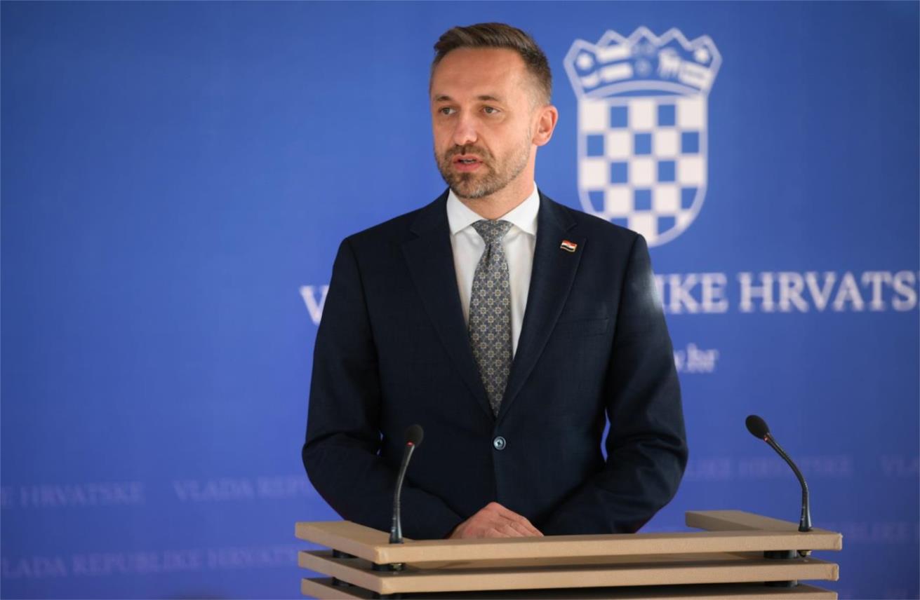 Vlada nastavlja s iskoracima prema umirovljenicima, roditeljima i potrebitima