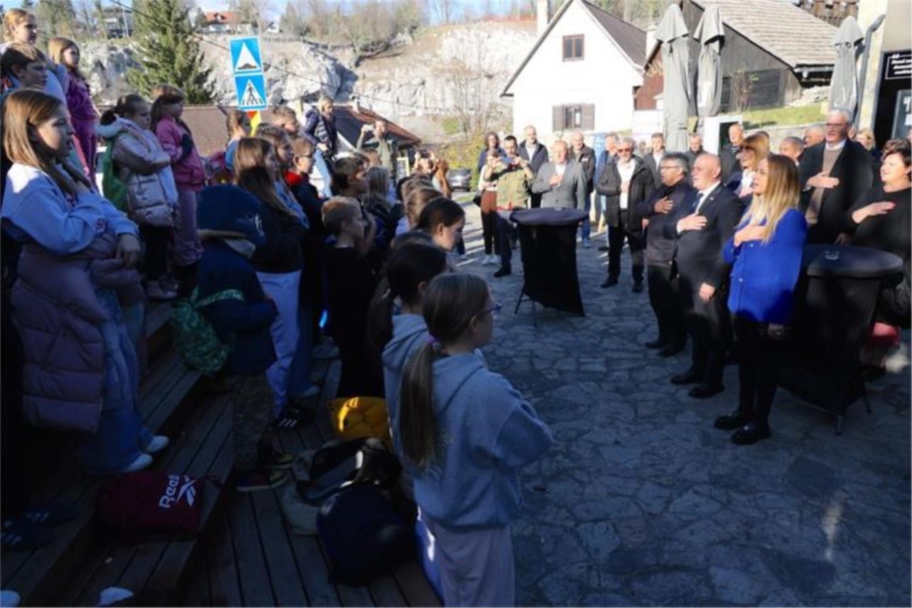 Potpisan ugovor o izgradnji Braniteljskog centra u Slunju