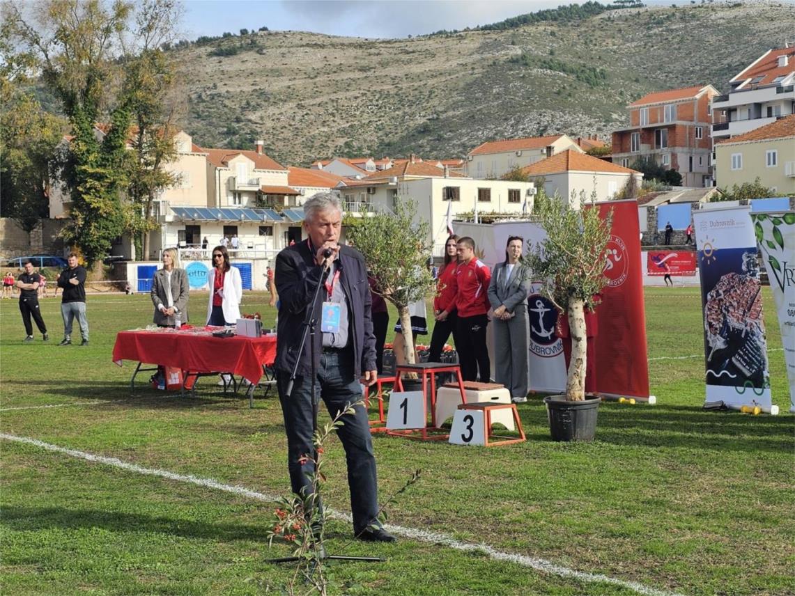 Gradonačelnik otvorio novu atletski stazu u Dubrovniku