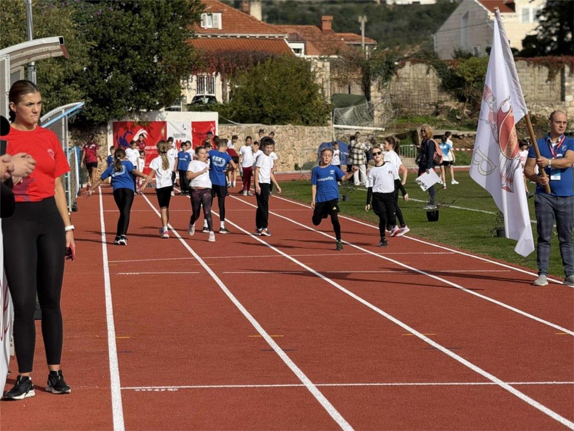 Gradonačelnik otvorio novu atletski stazu u Dubrovniku