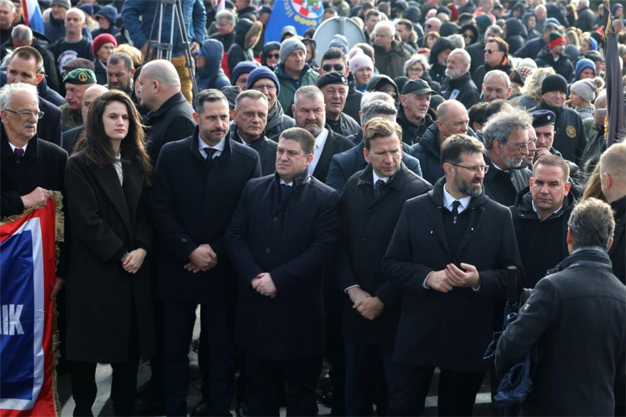 Škabrnja obilježila 34. obljetnicu stradanja uz poruku o pronalasku nestalih