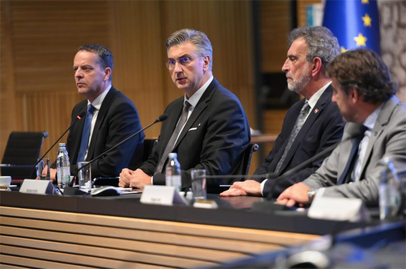 Vlada brine o studentima; Uručeni ugovori za proširenje kapaciteta studentskih domova