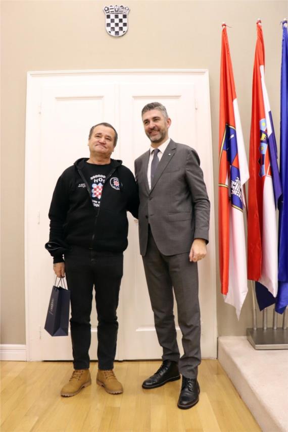 Gradonačelnik primio članove obitelji poginulih branitelja HOS-a