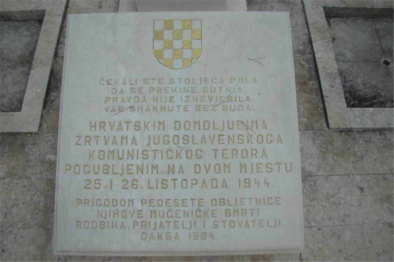 Polaganje vijenaca na Daksi