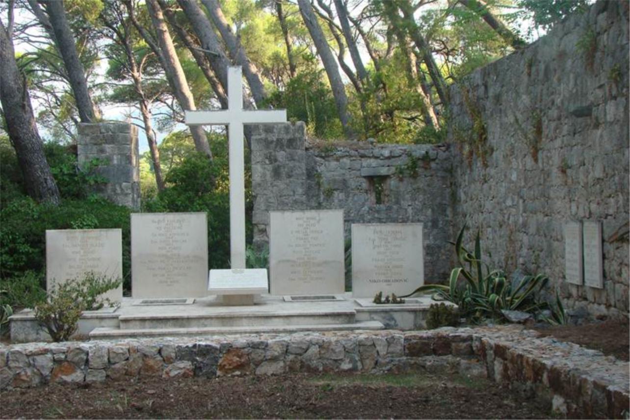 Polaganje vijenaca na Daksi