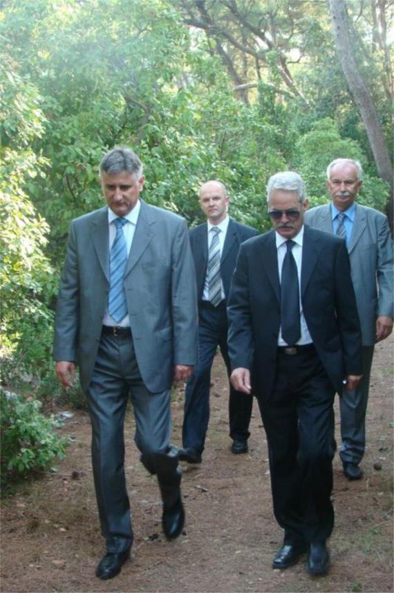 Polaganje vijenaca na Daksi