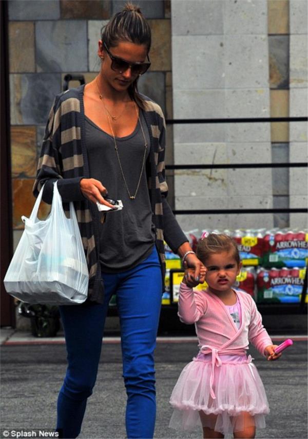 Alessandra Ambrosio sa kćerkicom Anjom