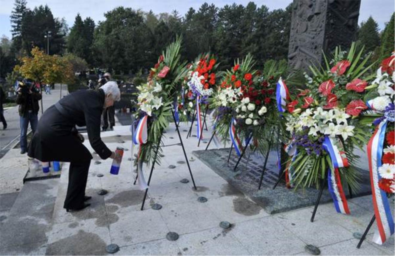 polaganje_vijenaca1-081010.jpg