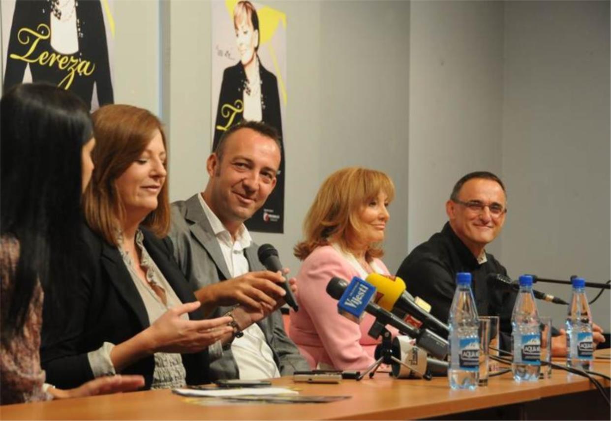 Tereza Kesovija na konferenciji za novinare u Crnoj Gori