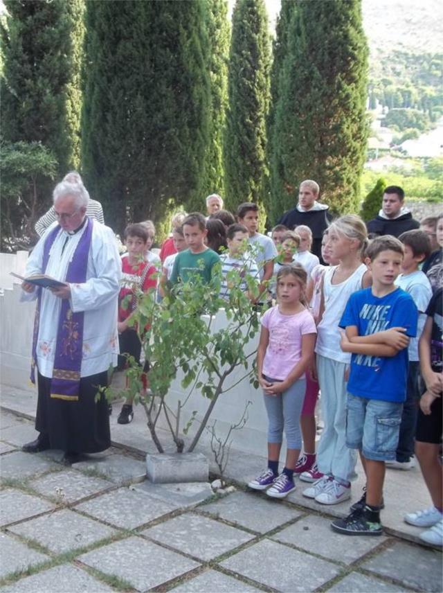 Polaganje vijenaca