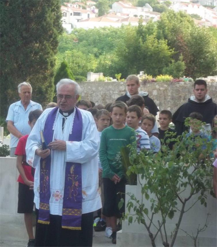 Polaganje vijenaca