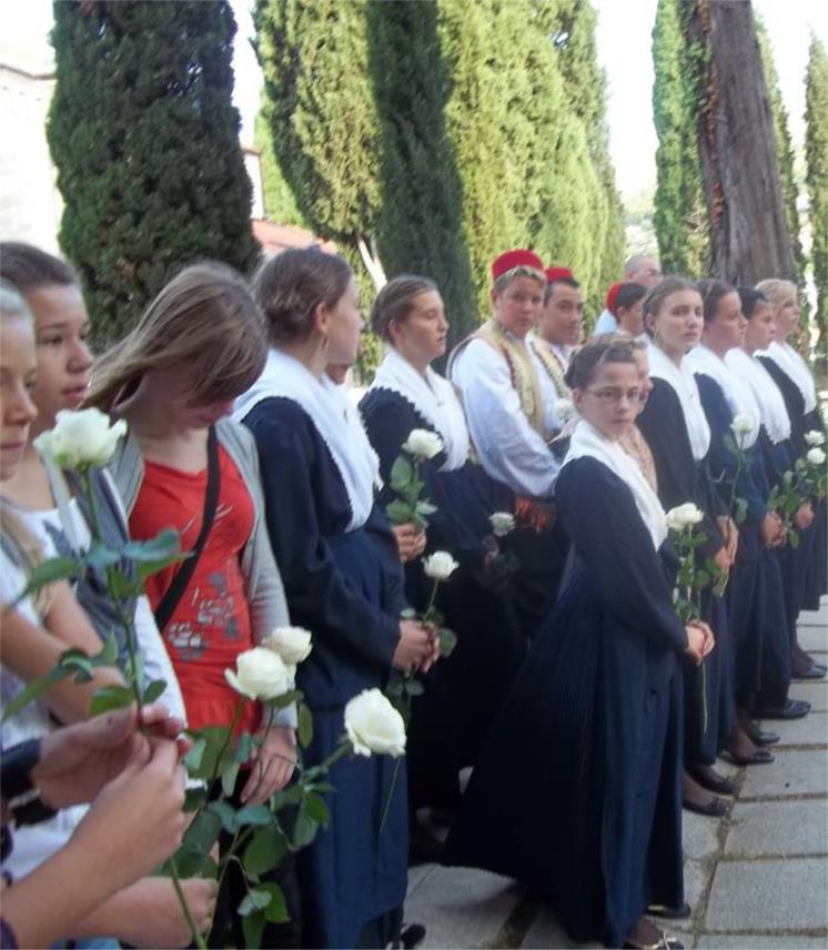 Polaganje vijenaca