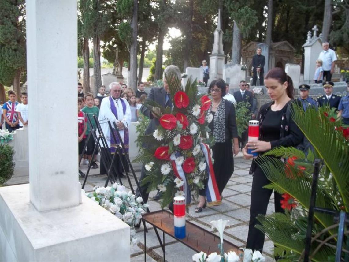 Polaganje vijenaca