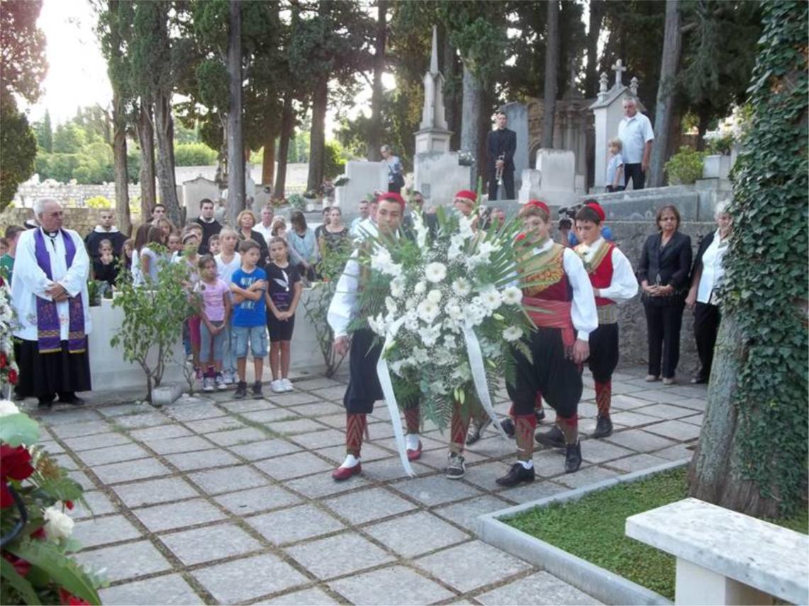 Polaganje vijenaca