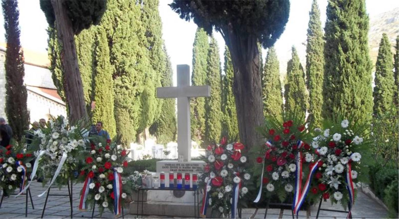 Polaganje vijenaca